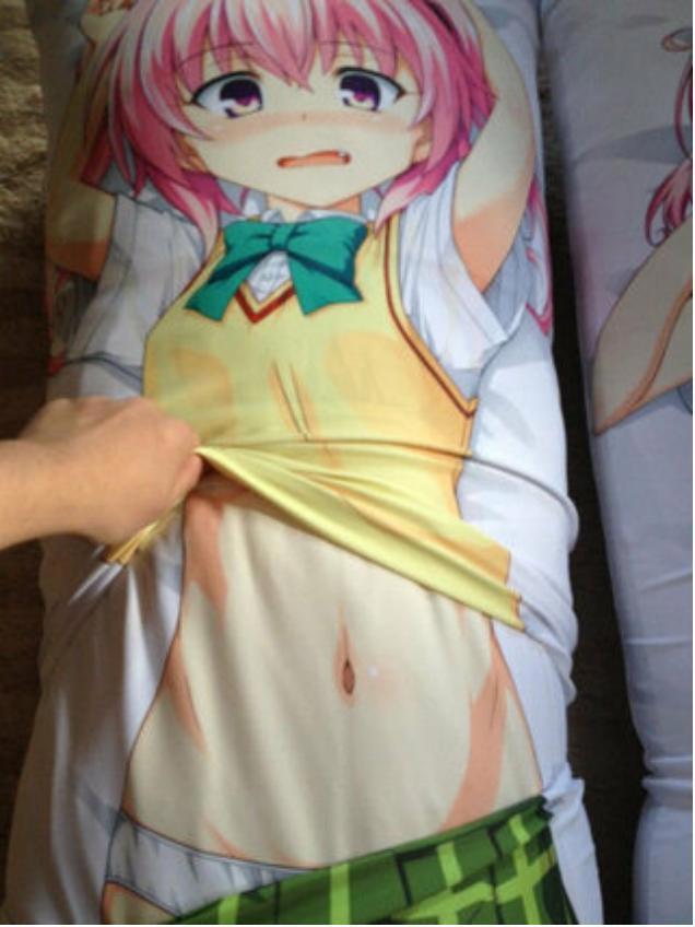 动漫美少女抱枕，究竟毁了多少宅男的人生？