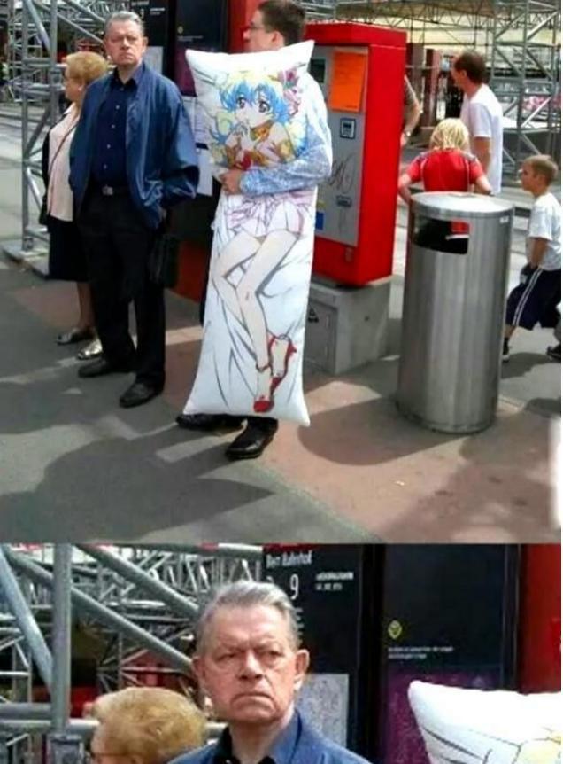 动漫美少女抱枕，究竟毁了多少宅男的人生？