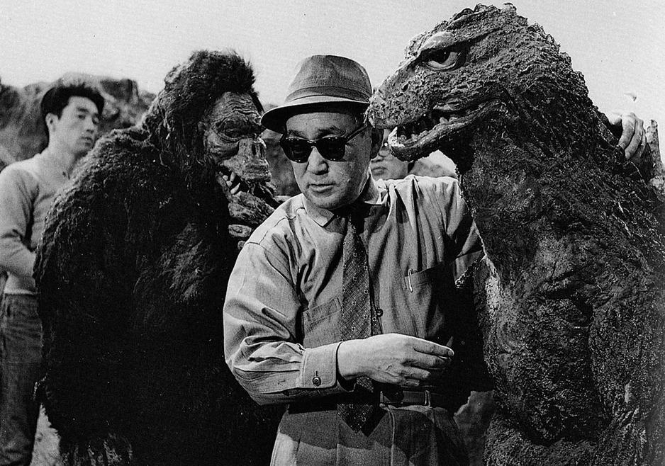 两个怪兽之间的生死搏斗，它俩之间有何恩怨？