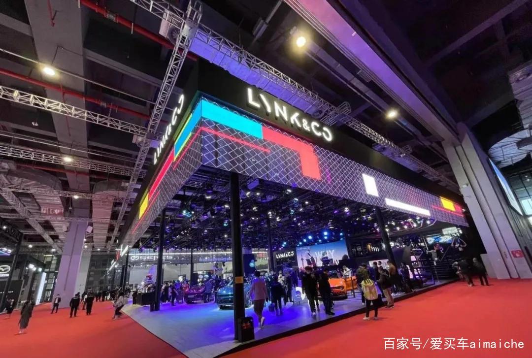 换种方式看上海车展，车企的展台艺术感比新车更耀眼
