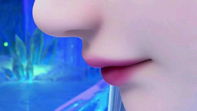 露出侧脸的叶罗丽美女，冰公主显得很可爱，火公主显得很神秘