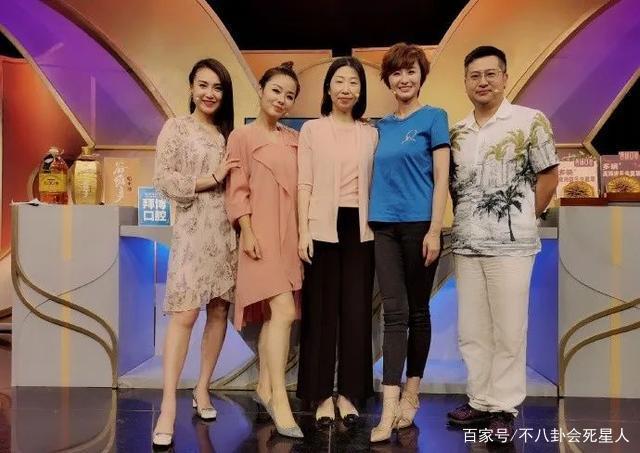 《爱情公寓》较亮眼配角，本色出演戏份少，如今嫁百亿富豪过得好