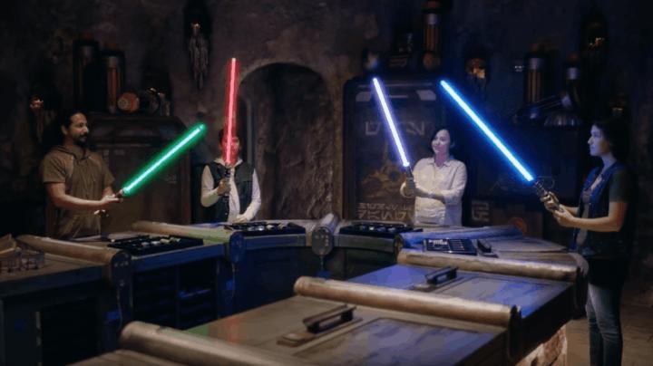 迪士尼乐园为什么能吸引千万游客前往游玩？