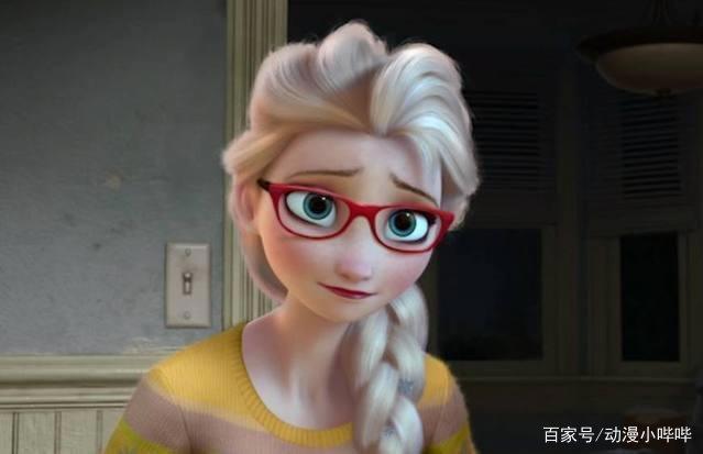 当冰雪女王艾莎化身“变装达人”，女仆装超俏皮，旗袍装有那味！