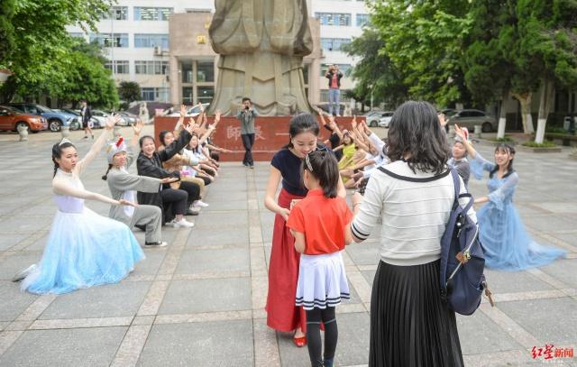 女儿5岁起就缺席其生日会渐冻症爸爸筹办一场特殊生日快闪