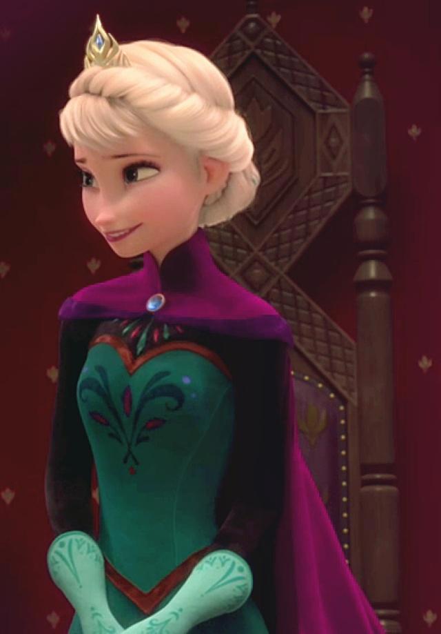 冰雪奇缘：艾莎的5种服装造型，保暖好看两不误，扶摇裙却最惊艳