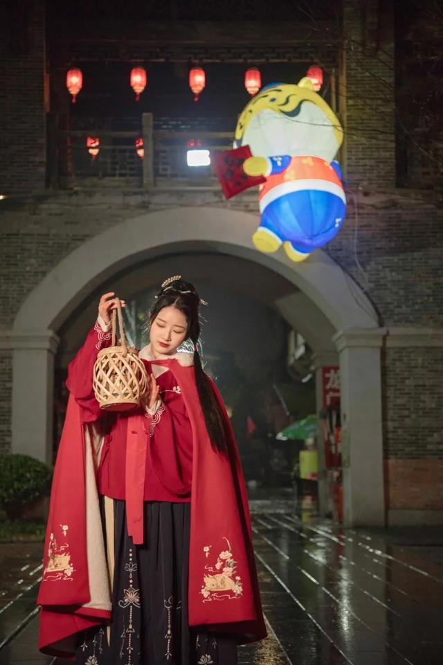 虎年新皮肤“亮”了，超萌“博”虎穿越奇遇