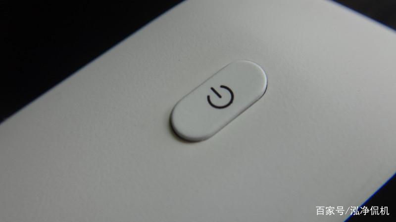 天猫精灵CC带屏智能音箱我家未来的管家