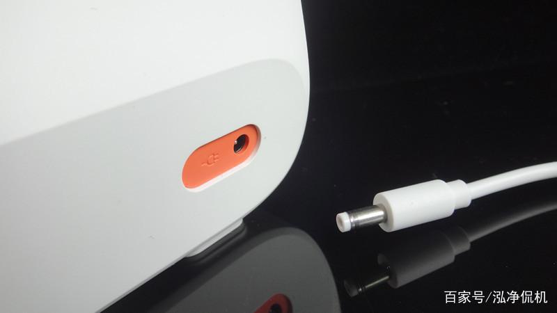 天猫精灵CC带屏智能音箱我家未来的管家