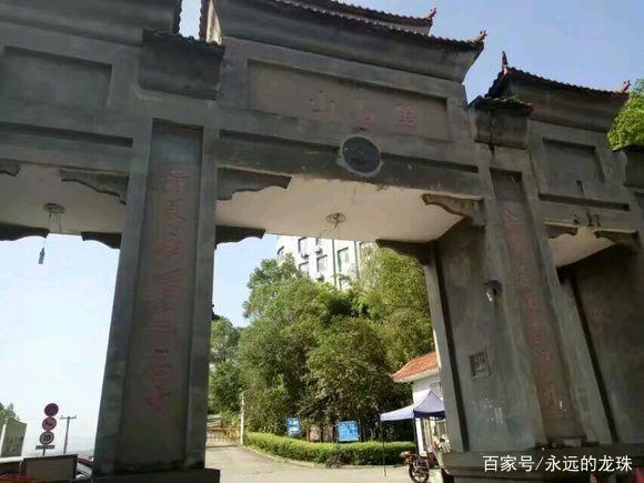 《我是江小白》：二次元的天马行空到底有多还原三次元世界？