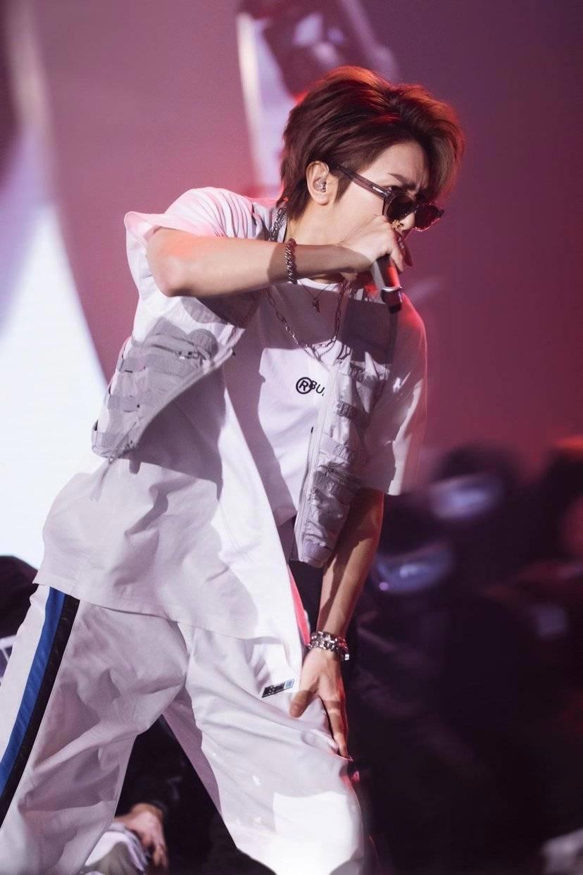 华人歌手马伯骞出演好莱坞丧尸片，这部电影改编自内地漫画