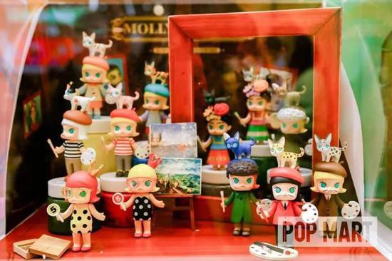 泡泡玛特上市：市值超千亿港元王宁靠盲盒引领潮玩文化