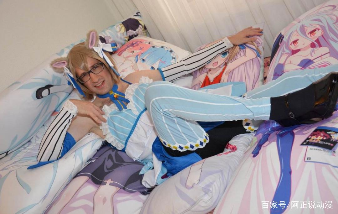 西川贵教COS舰娘，《碧蓝航线》秒变《猛男航线》Σ(°△°｜)︴