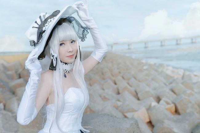 碧蓝航线：关辉海边cos，摘下帽子那一刻，神仙颜值瞬间溢出屏幕