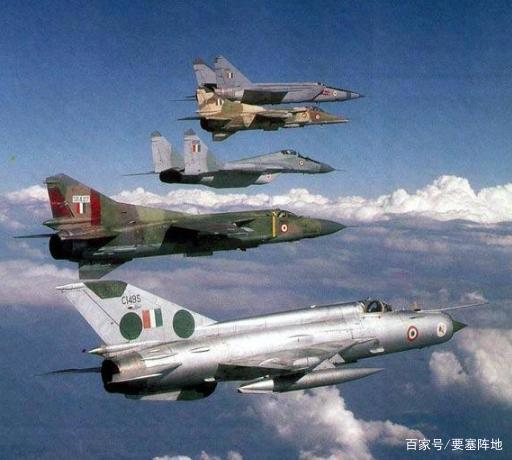 俄官员“穷”到什么境界？将国内战机当废品卖，一架只赚35块