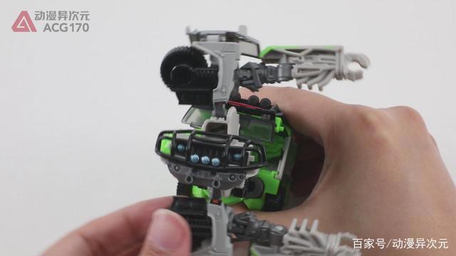 汽车人中的优秀医师变形金刚经典电影：月黑之时救护车图文评测