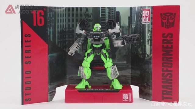 汽车人中的优秀医师变形金刚经典电影：月黑之时救护车图文评测