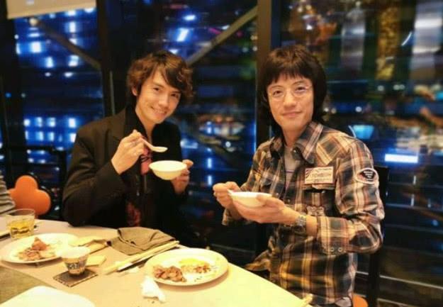 假面骑士目前回归演员近照，巧爷新发型撩人，亚极陀竟无人认出！