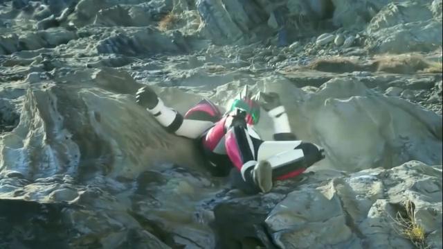 假面骑士帝骑是不是打不过15，Fifteen为什么暴打帝骑