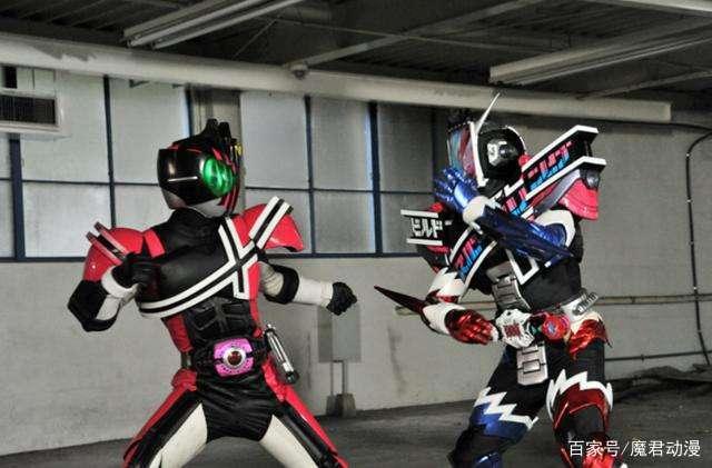 假面骑士Decade：无解次元壁玩穿越、吃面包，打打小魔王很在行