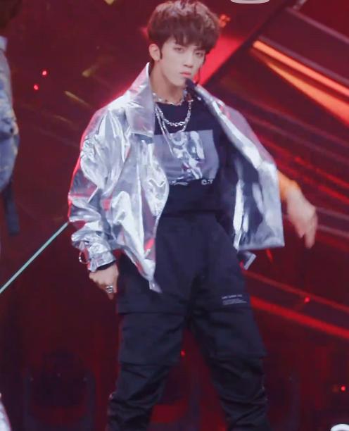 《青春有你3》孙亦航：希望前三成团，张艺兴是心中榜样