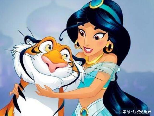 迪士尼公主的守护神兽，老虎在茉莉的怀中，萌化成小猫咪