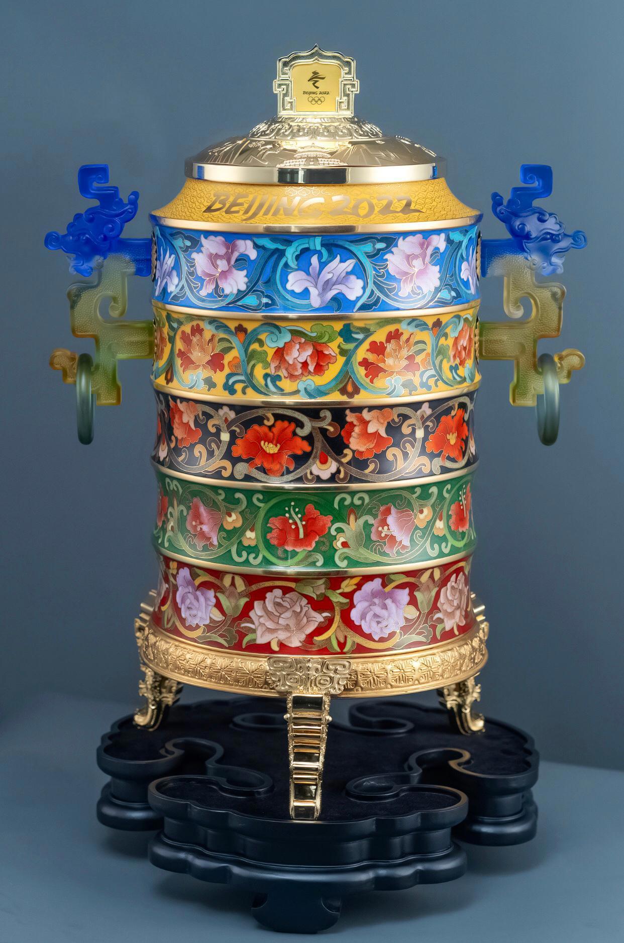 曾经面临濒危窘境，如今走进人们生活非遗日益年轻态引领新国潮