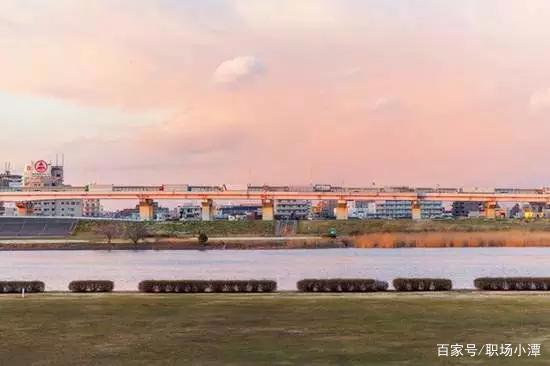 违反物理定律的动漫神操作，牛顿：原来我的地心引力对它不管用？