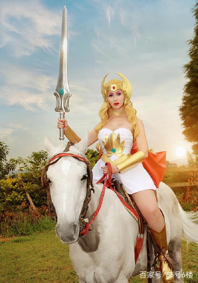 果然！模仿非凡的公主希瑞，还是外国妹子更养眼