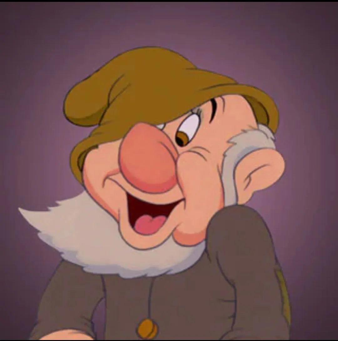 《白雪公主和七个小矮人》睡前故事文字版