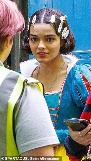 迪士尼《白雪公主和七个小矮人》真人版片场照一公开就成为热门