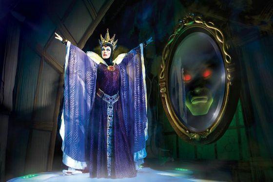 白雪公主和七个小矮人不仅是“童话故事”，其中还有成人的爱情