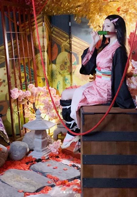 鬼灭之刃：受其动漫火爆的影响，国内外兴起COS其角色的风潮