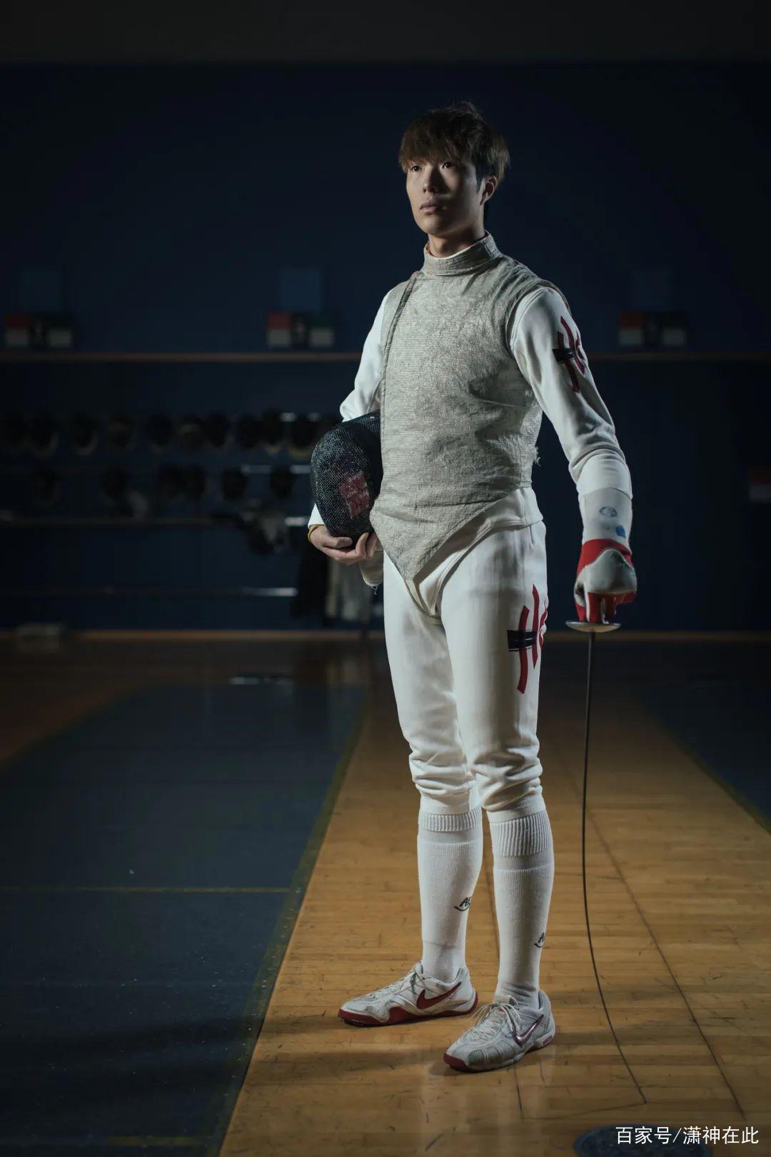 港岛沸腾！为中国香港夺得金牌的“少年剑神”和他背后的故事