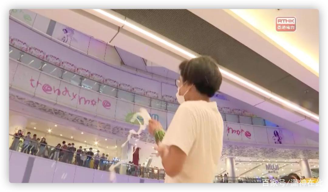 港岛沸腾！为中国香港夺得金牌的“少年剑神”和他背后的故事