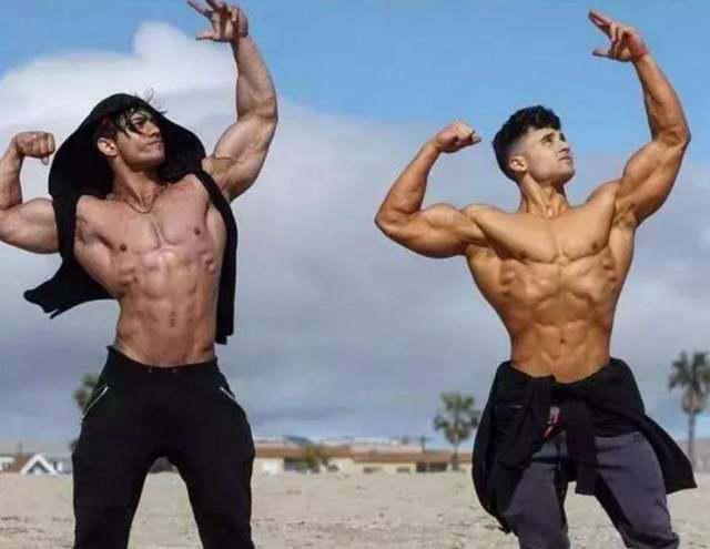 公狗腰早就是过去式了，现在流行的是“鲨鱼线”不知道你就OUT了