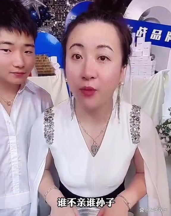 网红迷惑行为接连翻车？为博取流量不择手段，虐狗吃鲨鱼没底线？