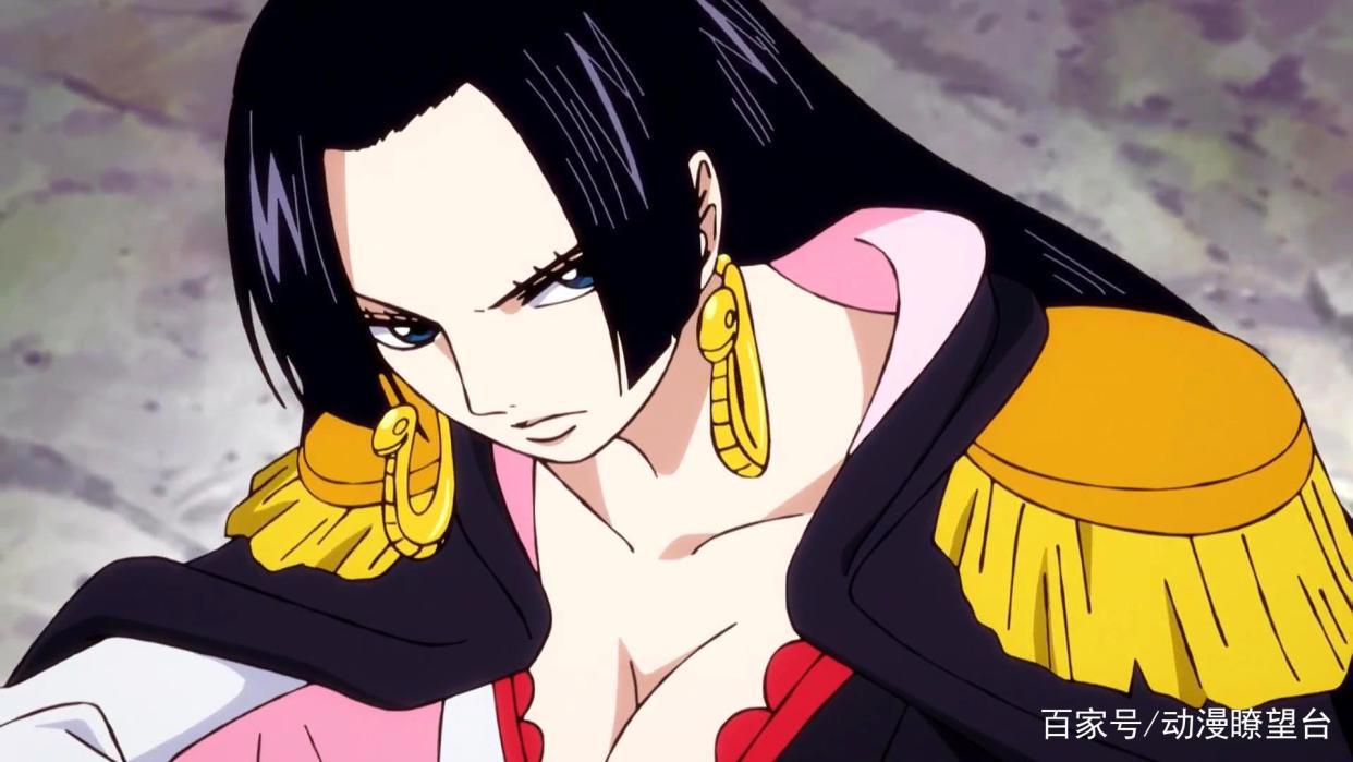 海贼王特别篇：女帝拼命划水露大白腿，路飞用三档结束战斗！