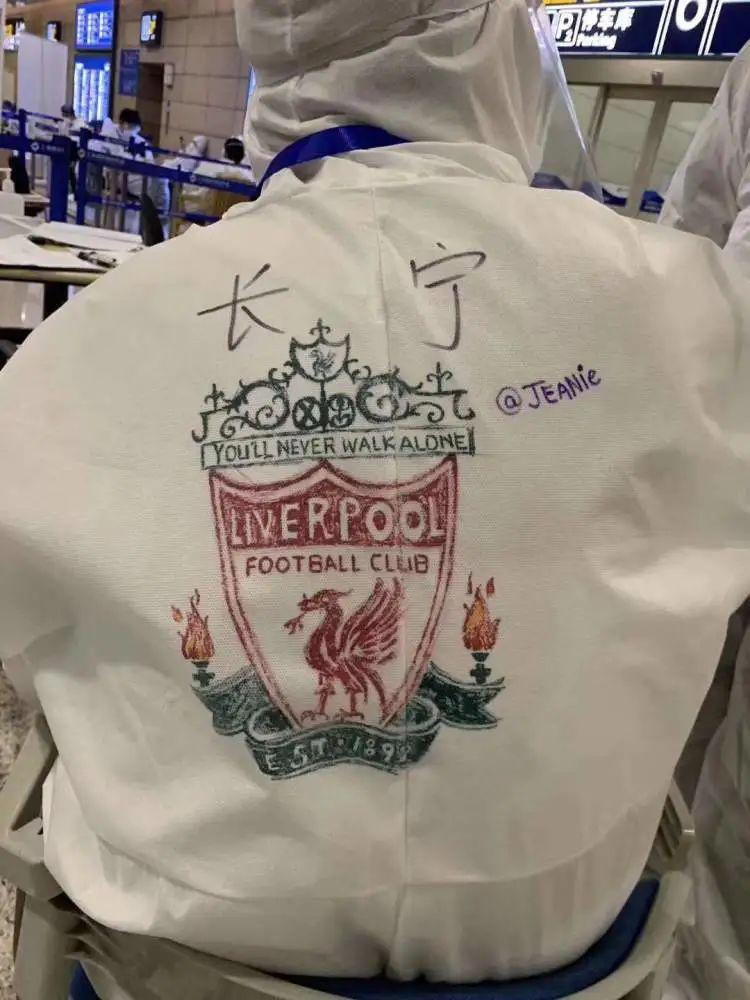 战斗力爆表！大白们在“最前线”披上了这些“手绘战袍”