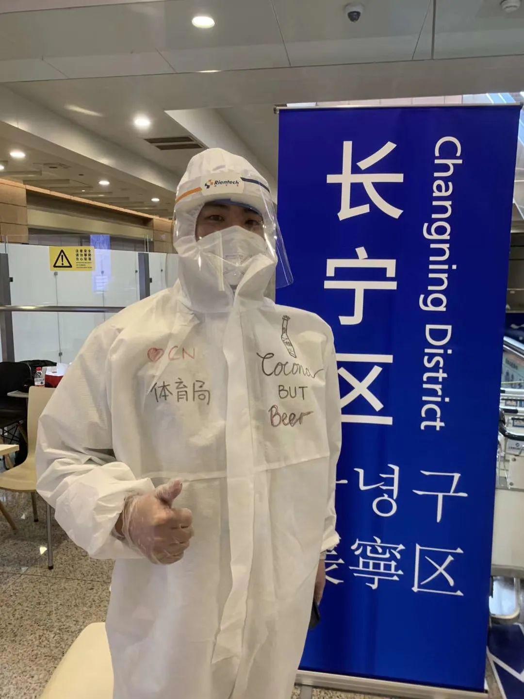 战斗力爆表！大白们在“最前线”披上了这些“手绘战袍”