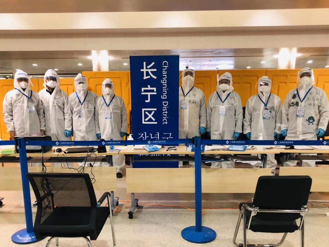 战斗力爆表！大白们在“最前线”披上了这些“手绘战袍”