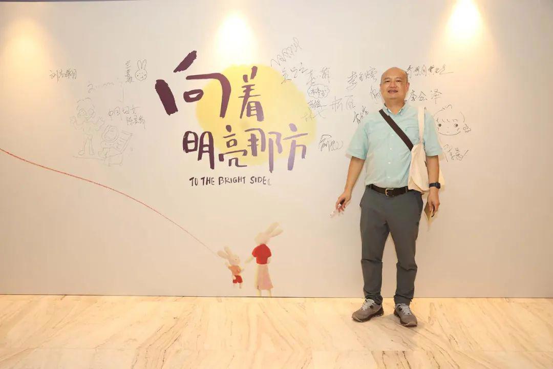 被催公映的《向着明亮那方》，“惊喜”的不止“超前”观影