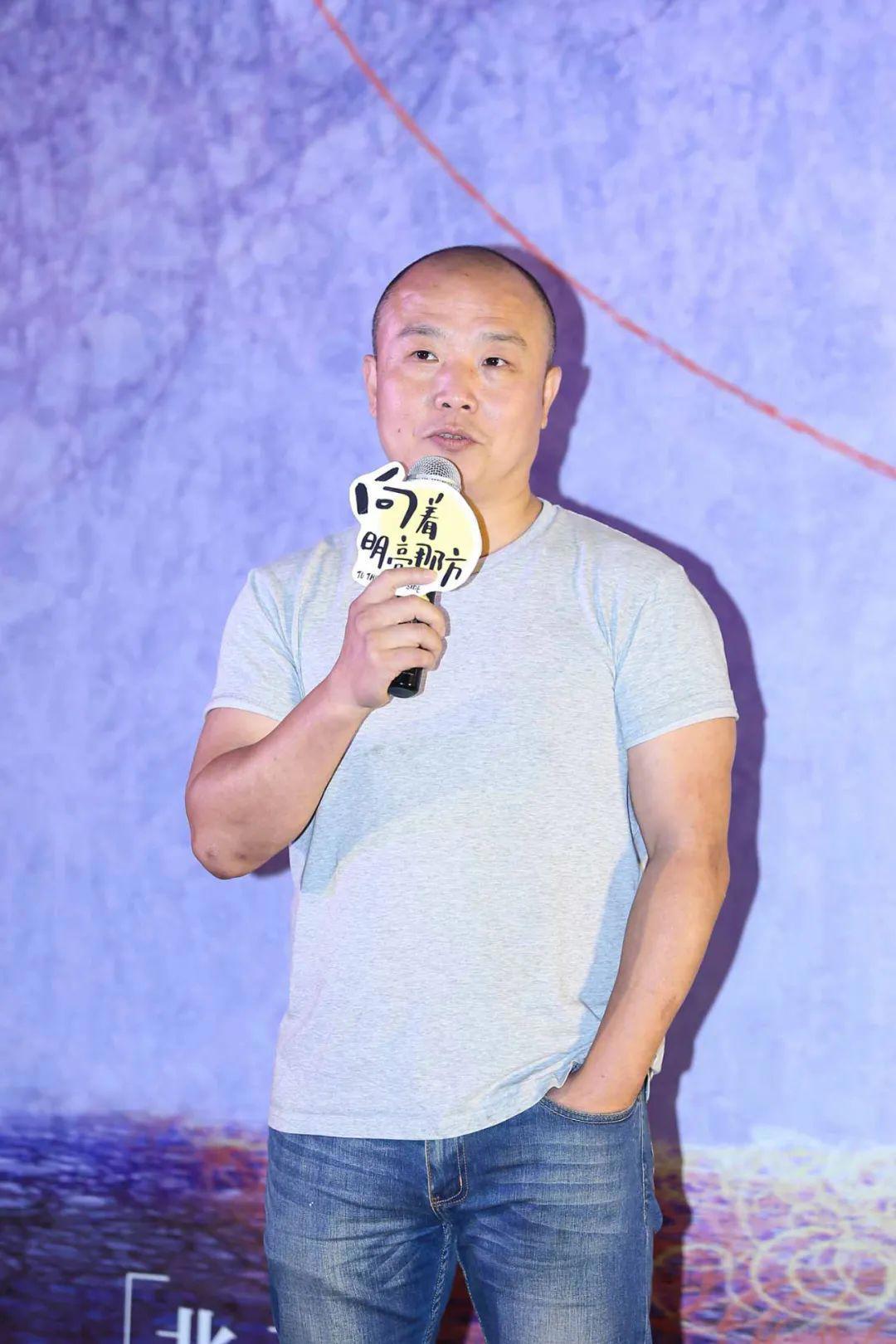 被催公映的《向着明亮那方》，“惊喜”的不止“超前”观影