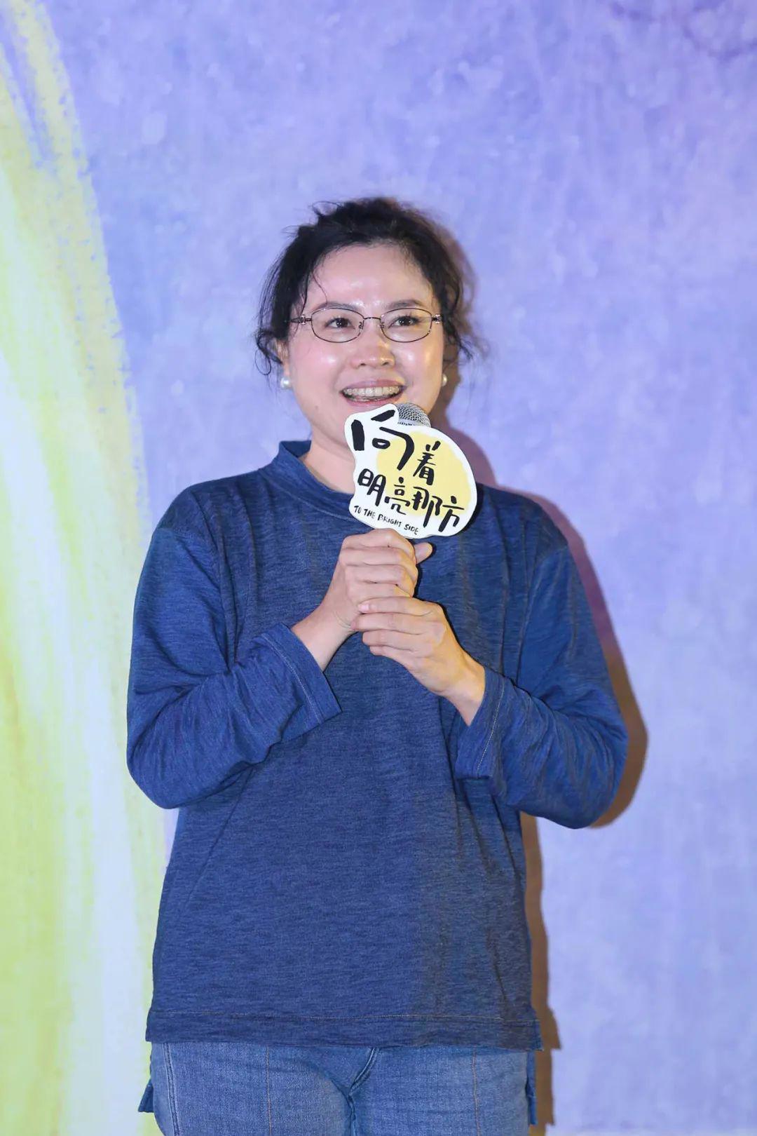 被催公映的《向着明亮那方》，“惊喜”的不止“超前”观影