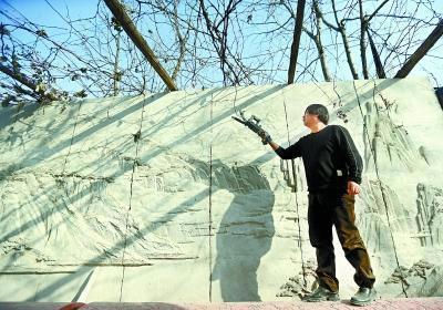 春晚上的变形机器人，才是他圆梦路上的第一站