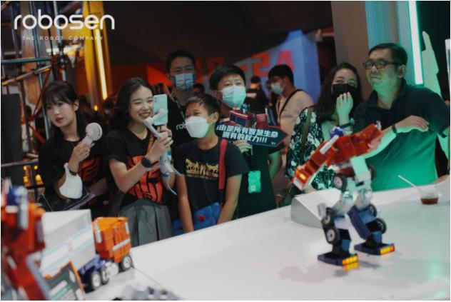乐森机器人参展2022淘宝造物节，巴斯光年多感官交互机器人全球线下首秀
