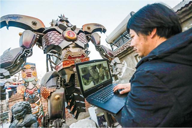 中国“钢铁侠”，助力机器人上春晚