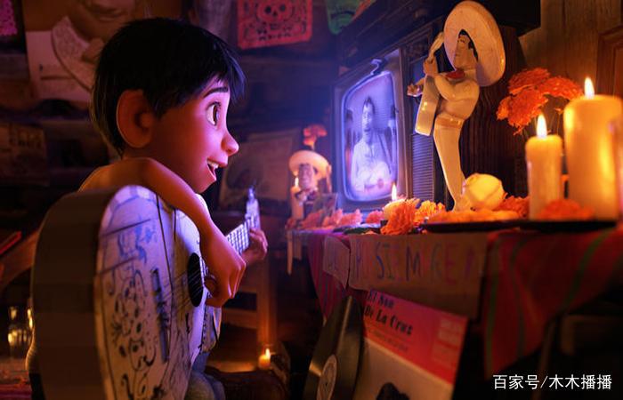 科学家将自己的灵魂分成9份，植入九个机器人体内，动漫电影推荐