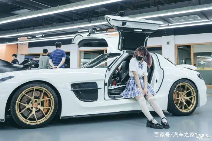 JUICYBOXX超次元改装文化节，满屏JkCos长腿小姐姐！