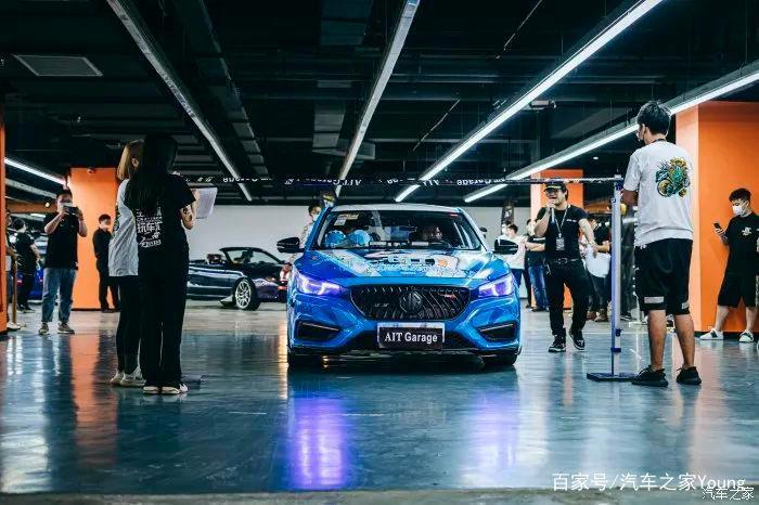 JUICYBOXX超次元改装文化节，满屏JkCos长腿小姐姐！